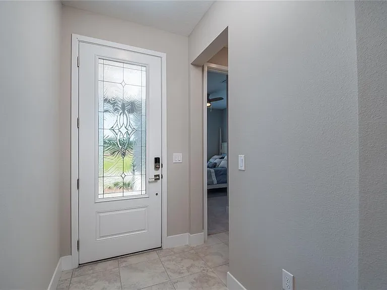 5333 NW 33rd Pl — Photo 3