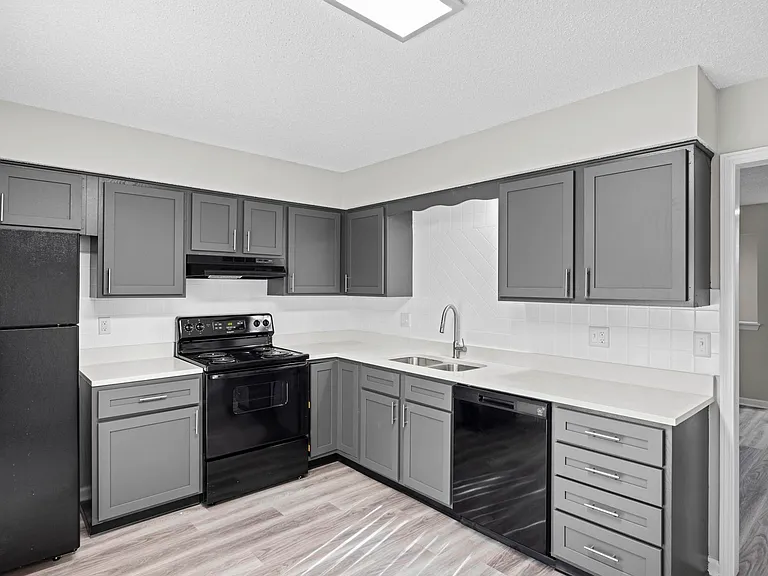 732 NE Barnes Dr #B — Photo 7