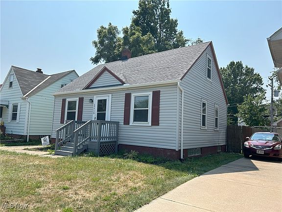 3rd image of 17719 Puritas Ave