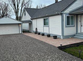 2720 E Maple Rd, Troy, MI 48083