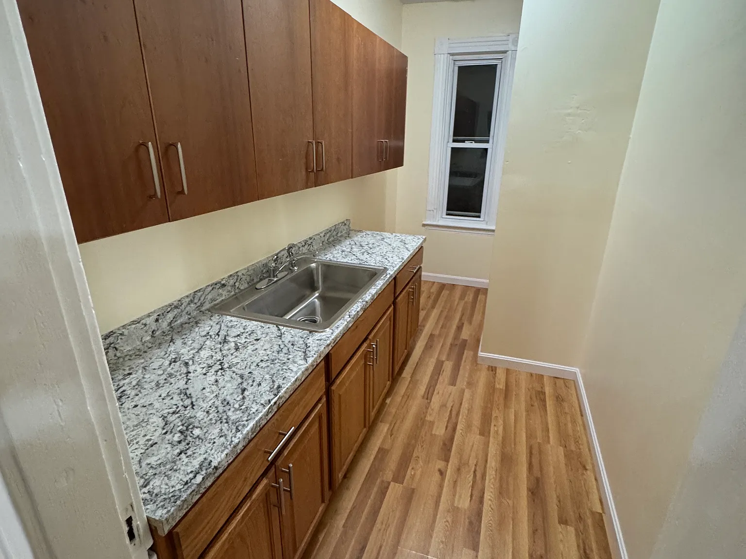 3 bed, $2,000 — Photo 4
