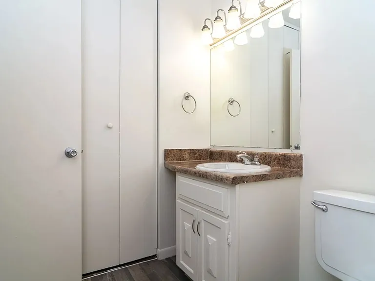 Lake Forest Townhomes — Photo 13