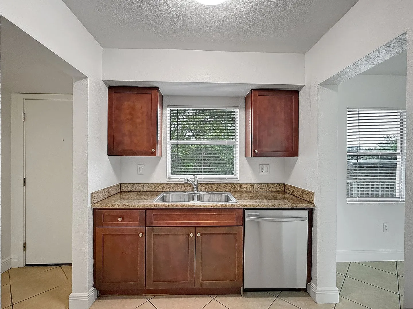 Comfortable & Convenient Condo Near Dadeland Mall & Baptist Hospital — Photo 4