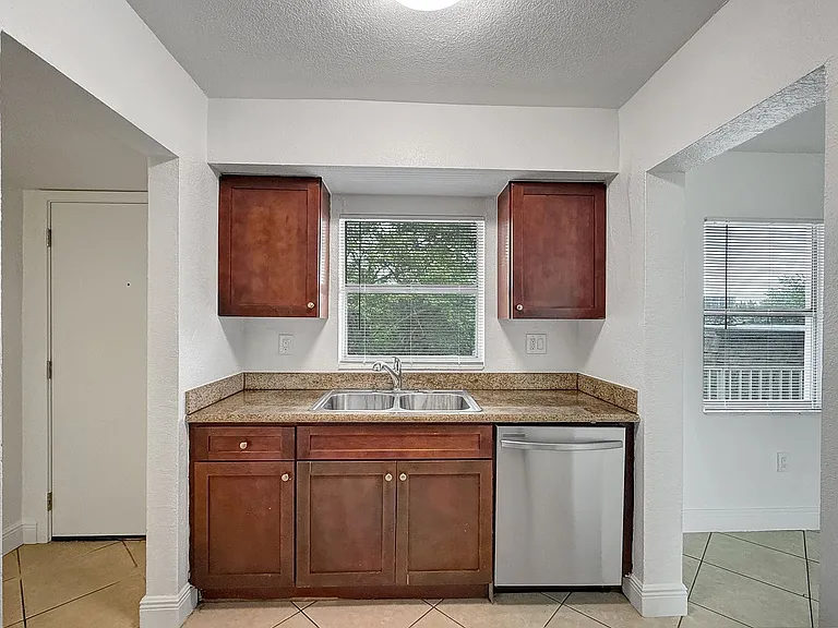 8475 SW 94th St #317E — Photo 4