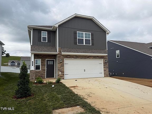 3rd image of 95 Wisteria Dr