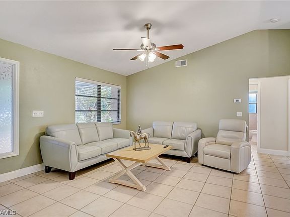 5th image of 227 Schoolside Dr