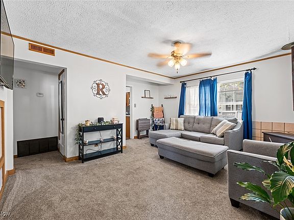4th image of 2873 Oakwood Dr