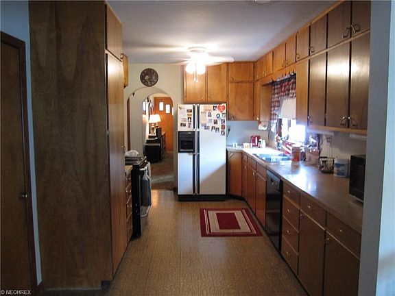 3rd image of 18 N Main St
