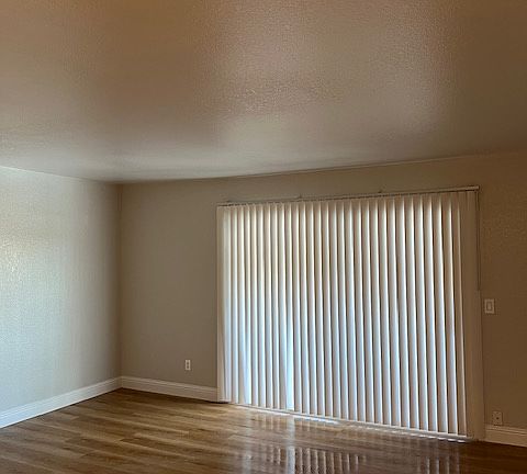 4th image of 2909 E Huntington Blvd #223