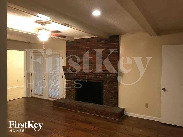 5712 Fox Bend Ave — Photo 3