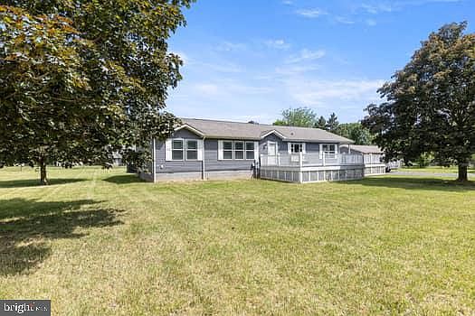 3rd image of 107 Trout Ln