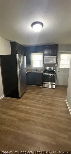 2 bed, 1.0 bath, 720 sqft, $899 — Photo 3