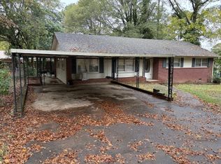 131 Pine Cir, Winder, GA 30680