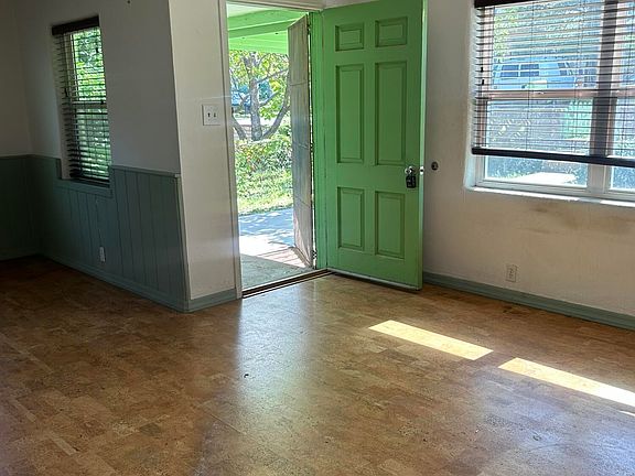 5th image of 407 CAMPBELL Street