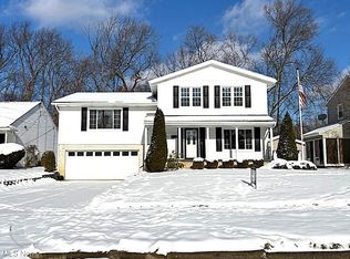 1817 Stabler Rd, Akron, OH 44313