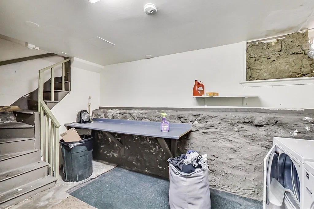 5 bed, 9999 sqft, $8,500 — Photo 1
