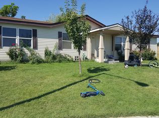 1424 W Madison Ave, Sunnyside, WA 98944