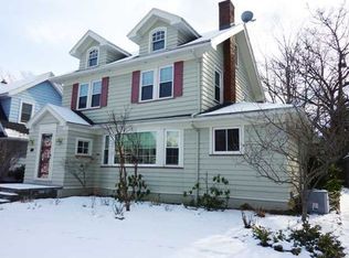 157 Hurstbourne Rd, Irondequoit, NY 14609