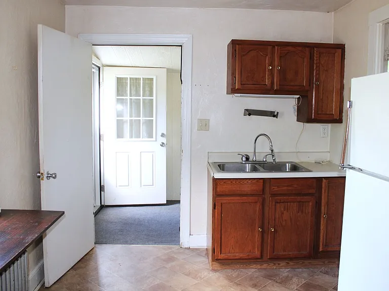 883 Josephine Ave — Photo 8
