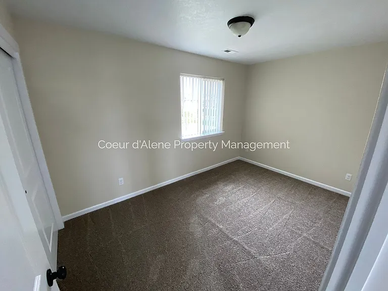 7837 N Holyoke Loop — Photo 9
