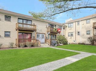 285 Sneden Pl W #285, Spring Valley, NY 10977