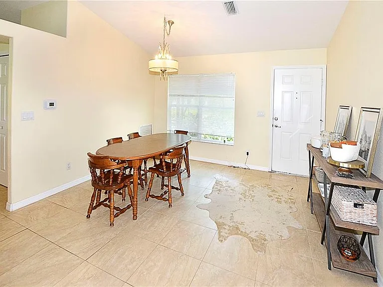 155 36th Ct SW — Photo 11