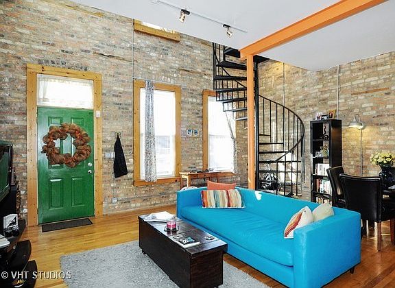 2nd image of 2042 N Winchester Ave APT 2W
