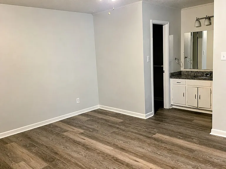 1820 Cumberland Ave SW — Photo 3