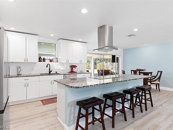 2nd image of 365 Apex St
