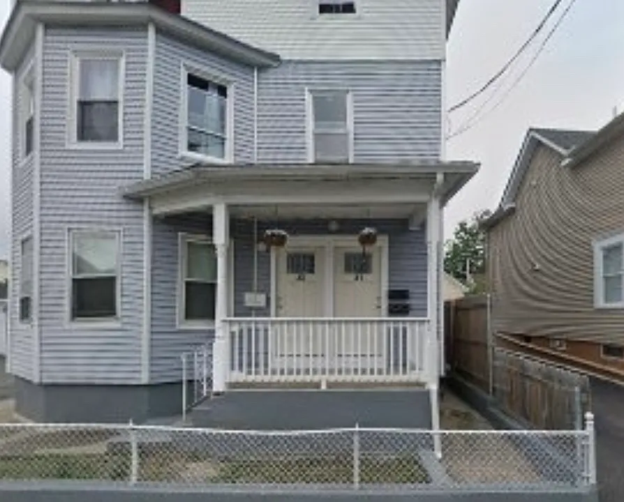 31 Ida St #2