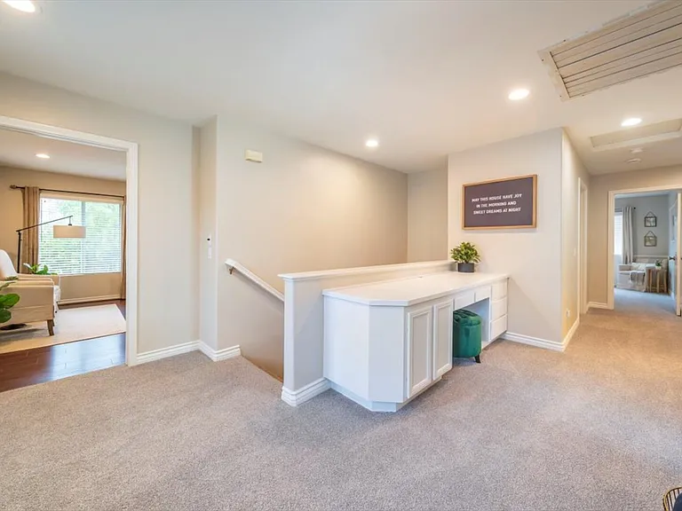 N Deer Springs Dr — Photo 18