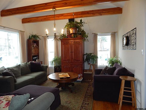 4th image of 73 Green St