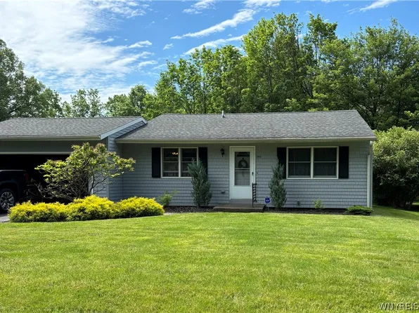 240 Valleyview Ave, Jamestown, NY 14701