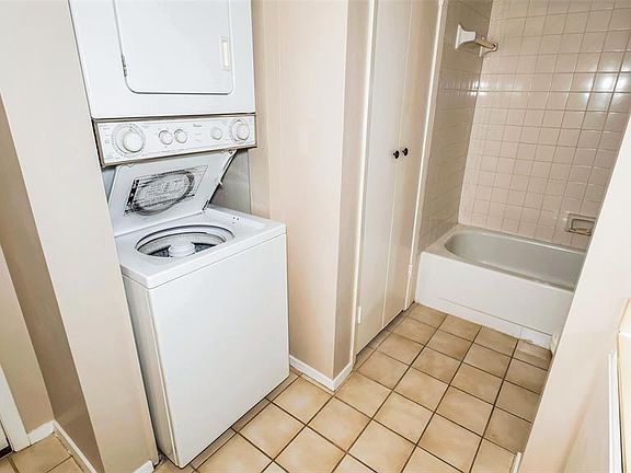 2nd image of 10051 Westpark Dr APT 244
