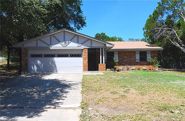 1st image of 802 Woodhaven Ct