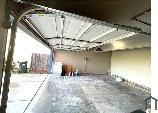4th image of 303 Pullman Ave #1