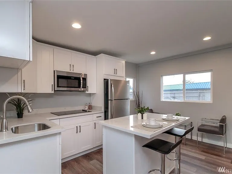 832 SW 137th St #ADU — Photo 3