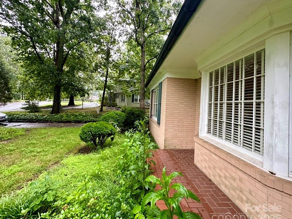 2nd image of 217 Stonewall Rd