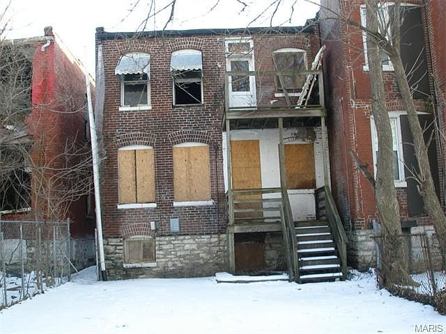 2nd image of 4717 Newberry Ter