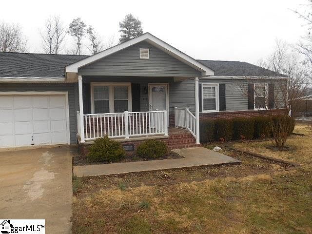 1st image of 210 Derwood Cir