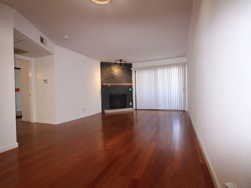 4844 Riverton Ave.