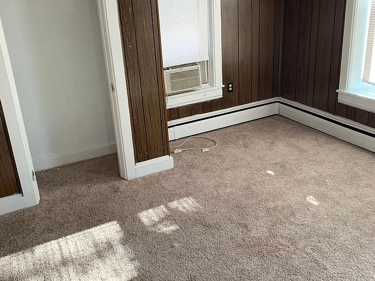 414 W Franklin St — Photo 5