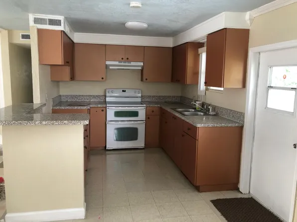 5813 Sussex Dr, Tampa, FL 33615