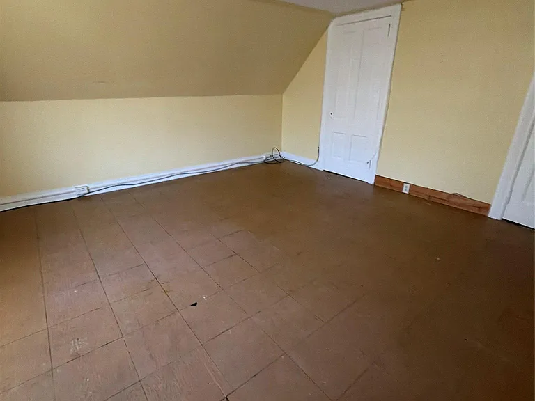 184 Highland Ave — Photo 31