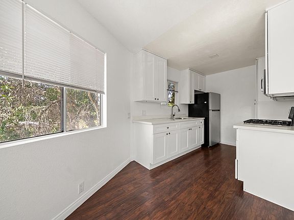 2nd image of 3805 Winona Ave APT 5