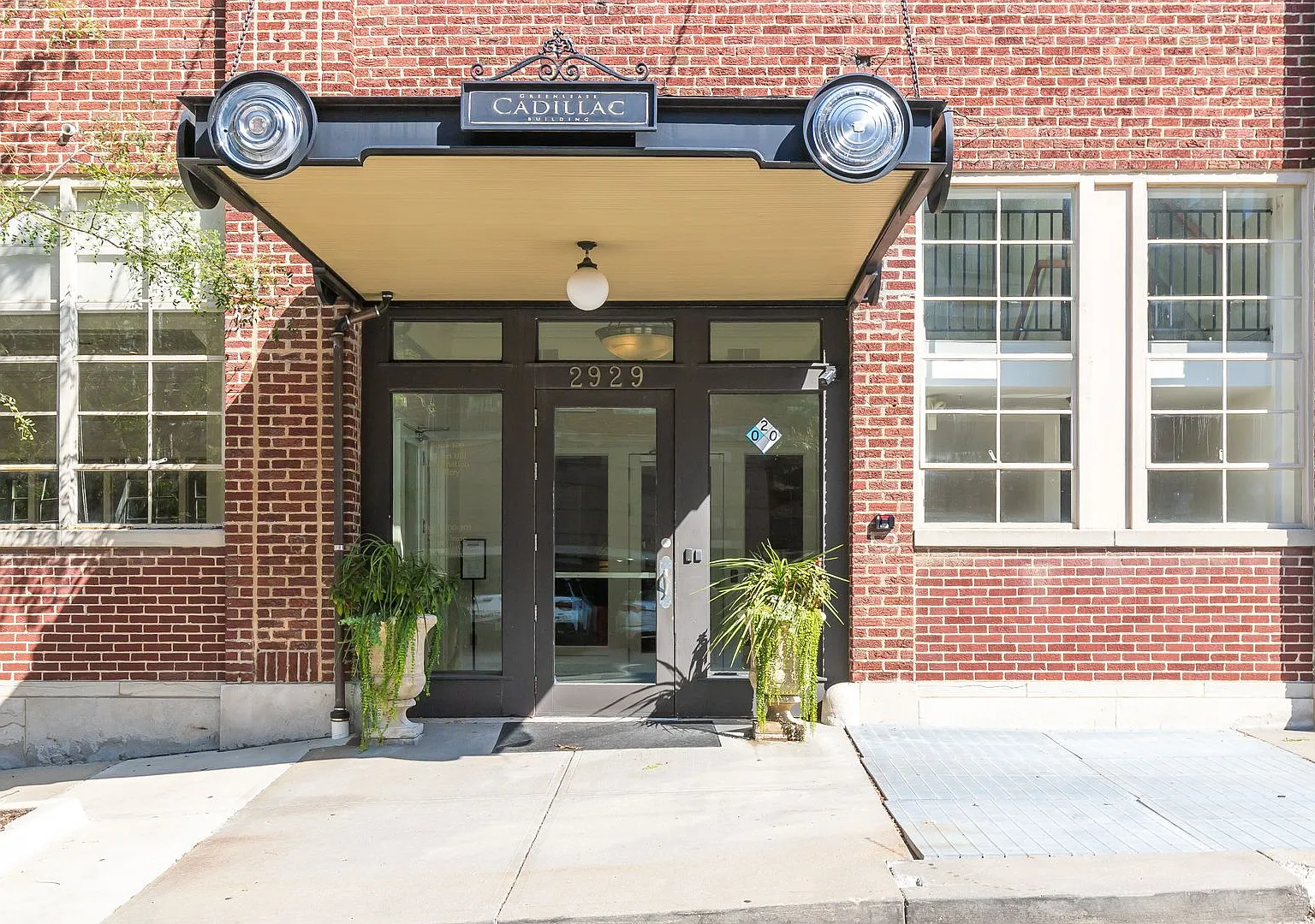 Luxury 2 Bed 2 Bath Condo in the Heart of Kansas City — Photo 1