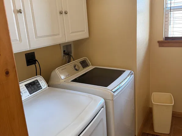 39998 Glenview Rd, Big Bear Lake, CA 92315