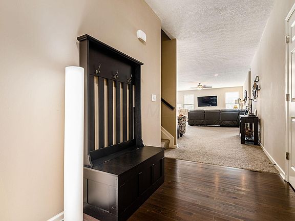 3rd image of 105 Woolard Park Dr