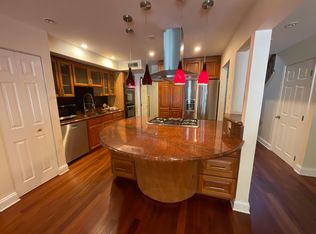 154 S Lake St, Mundelein, IL 60060