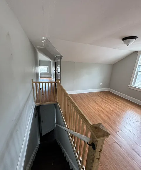 255 Hollywood Dr — Photo 4